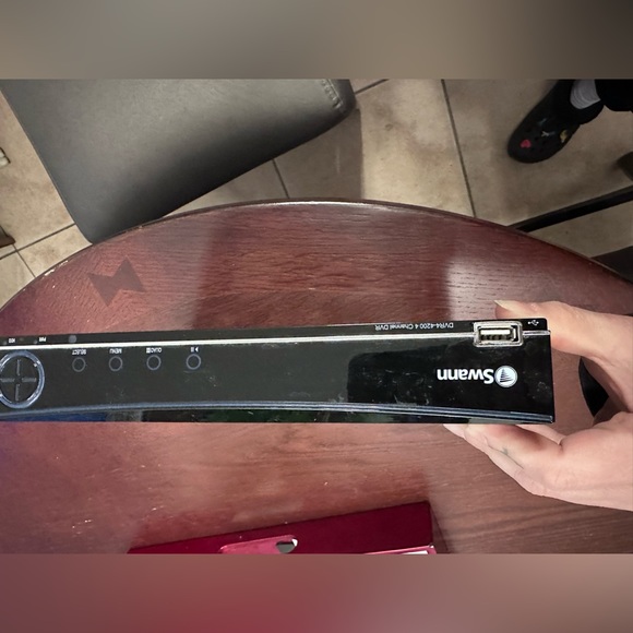 swann dvr4-4200 4 channel dvr
Item works turns on.
Make An offer need to sell - Picture 2 of 10